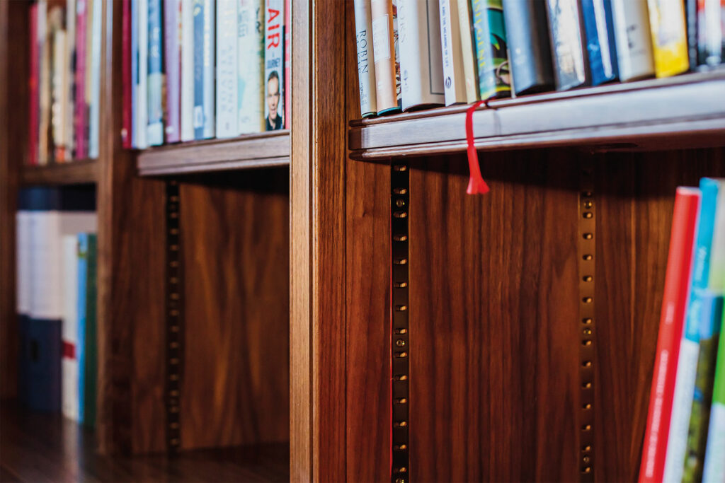 Adjustable wooden bookcase