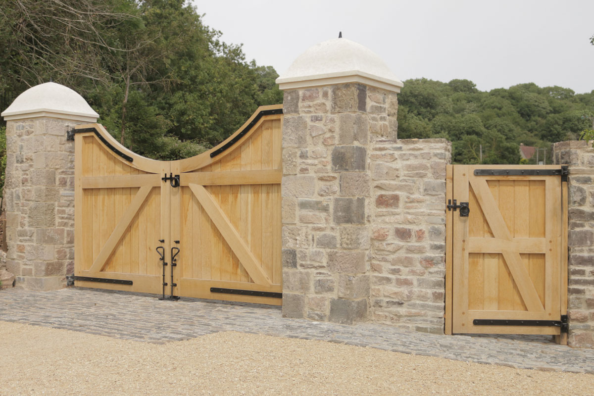 Chateau oak gates