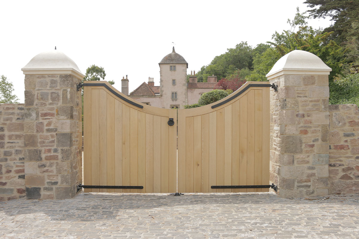 Chateau-style oak gates